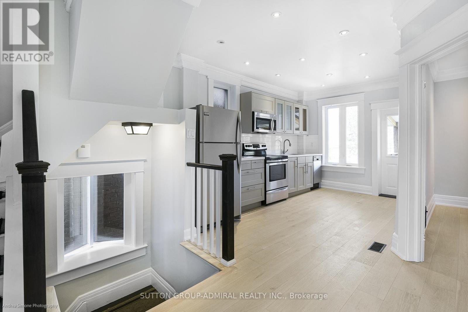 2nd & 3rd Floor - 481 Brock Avenue, Toronto, Ontario  M6H 3N8 - Photo 5 - C13234406