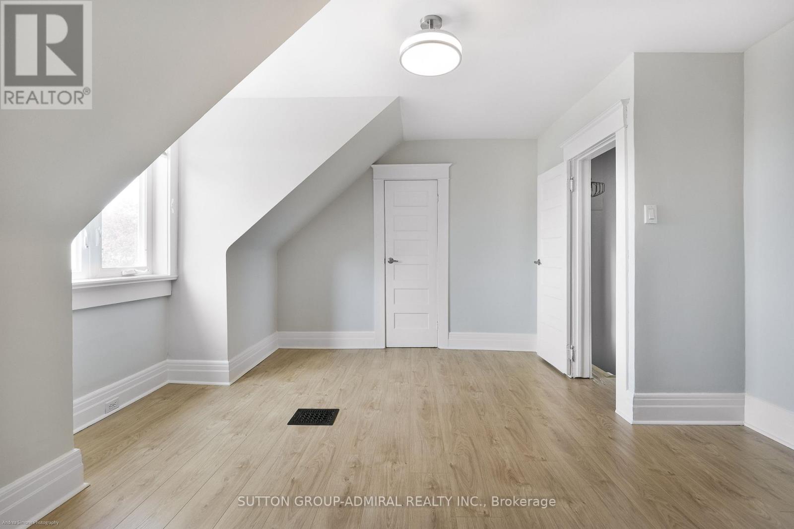 2nd & 3rd Floor - 481 Brock Avenue, Toronto, Ontario  M6H 3N8 - Photo 21 - C13234406