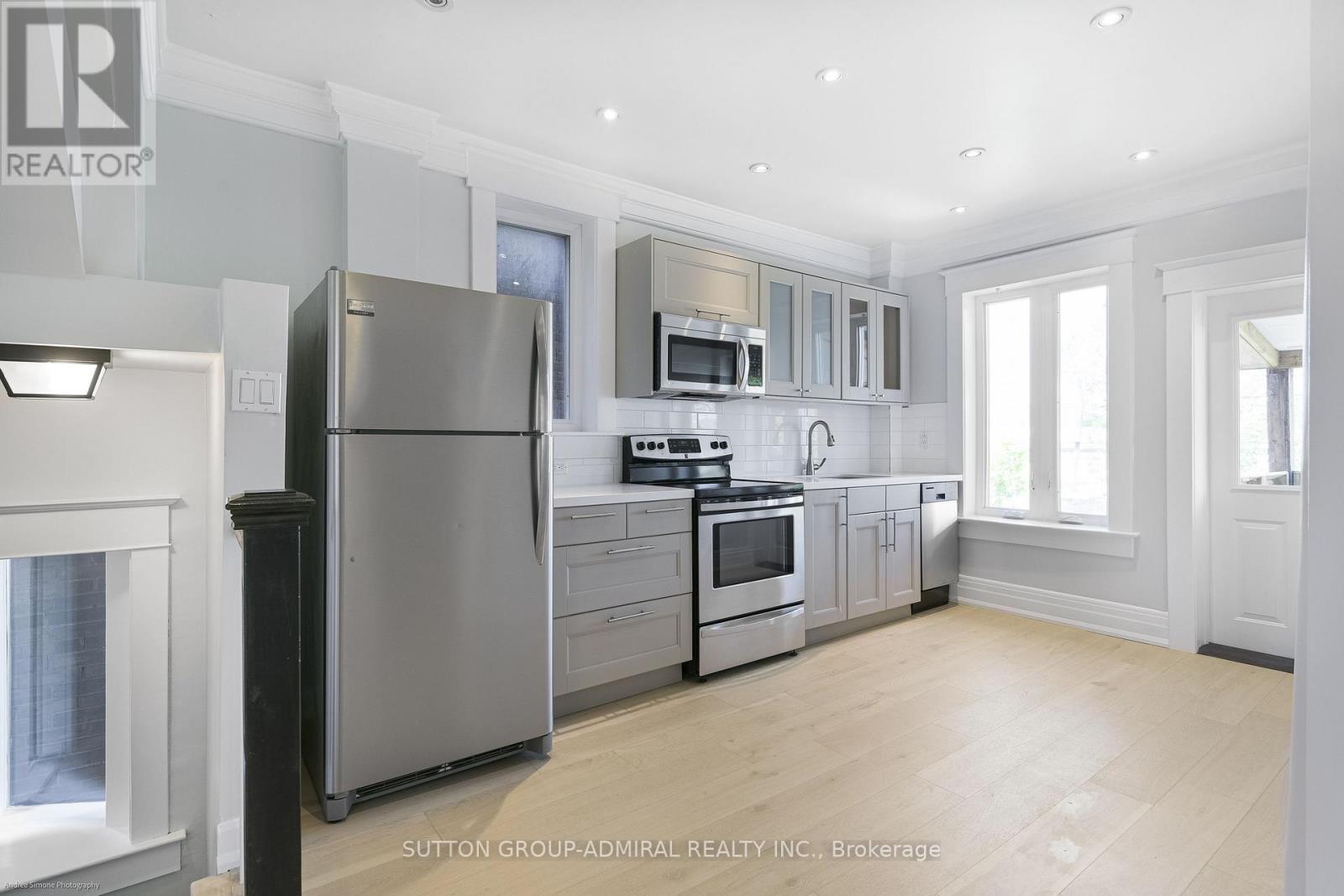 2nd & 3rd Floor - 481 Brock Avenue, Toronto, Ontario  M6H 3N8 - Photo 6 - C13234406