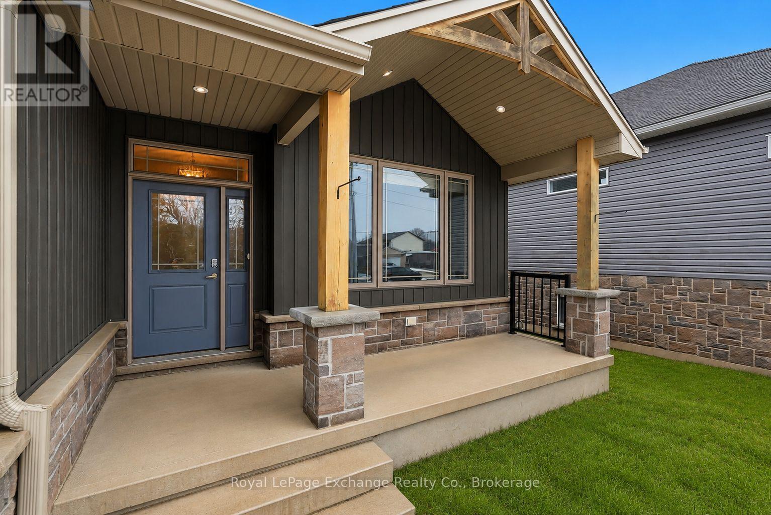 56 Chesley Street, Saugeen Shores, Ontario  N0H 2L0 - Photo 5 - X13234658