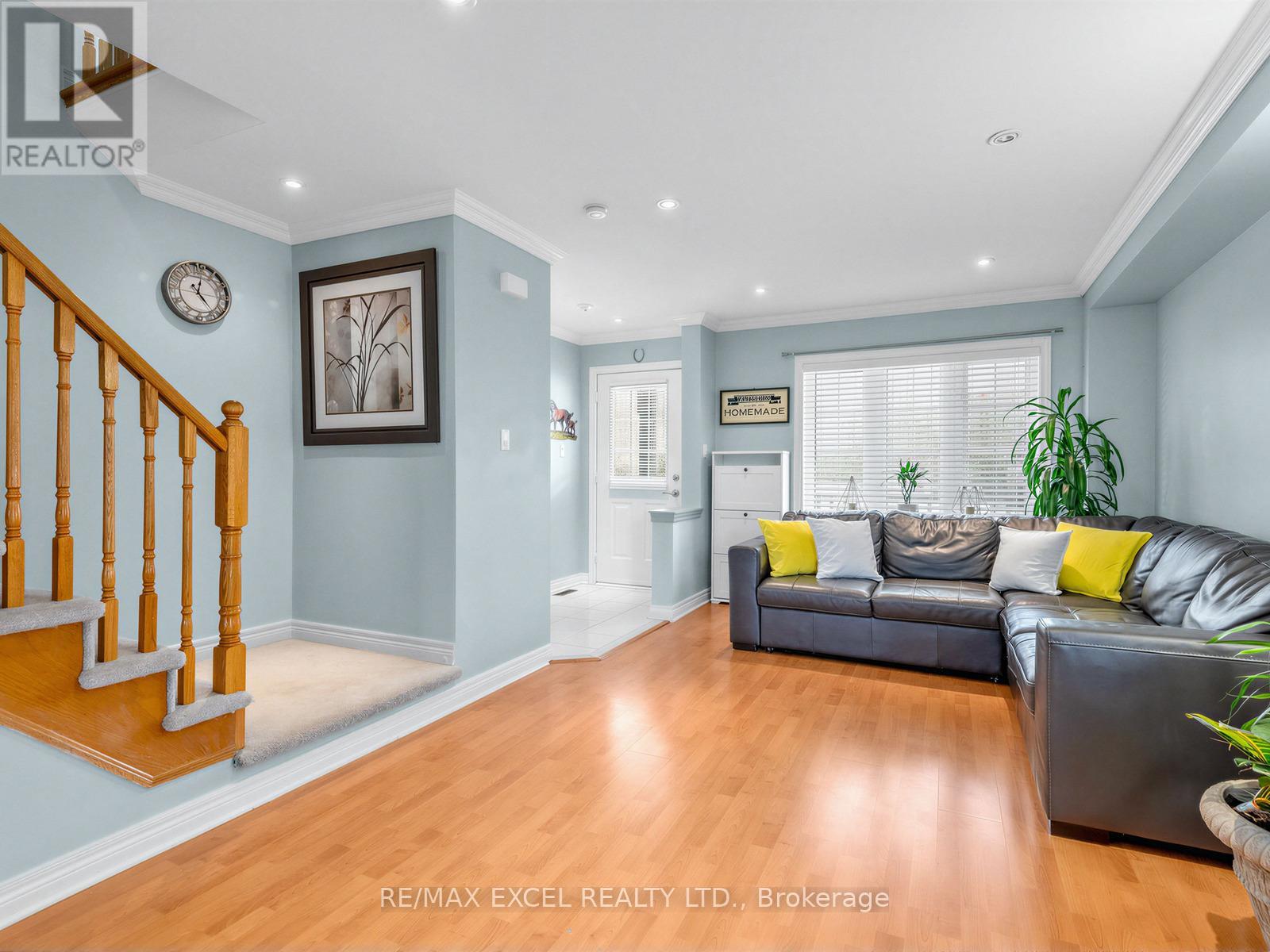 764 Craighurst Court, Pickering, Ontario  L1X 2W9 - Photo 6 - E13234548