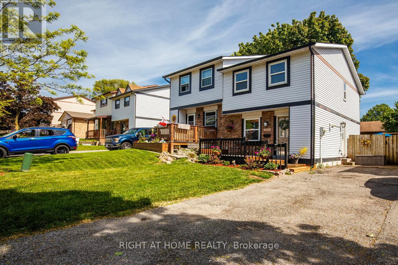 1153 Southdale Avenue N, Oshawa, Ontario  L1H 7Y9 - Photo 2 - E13234662