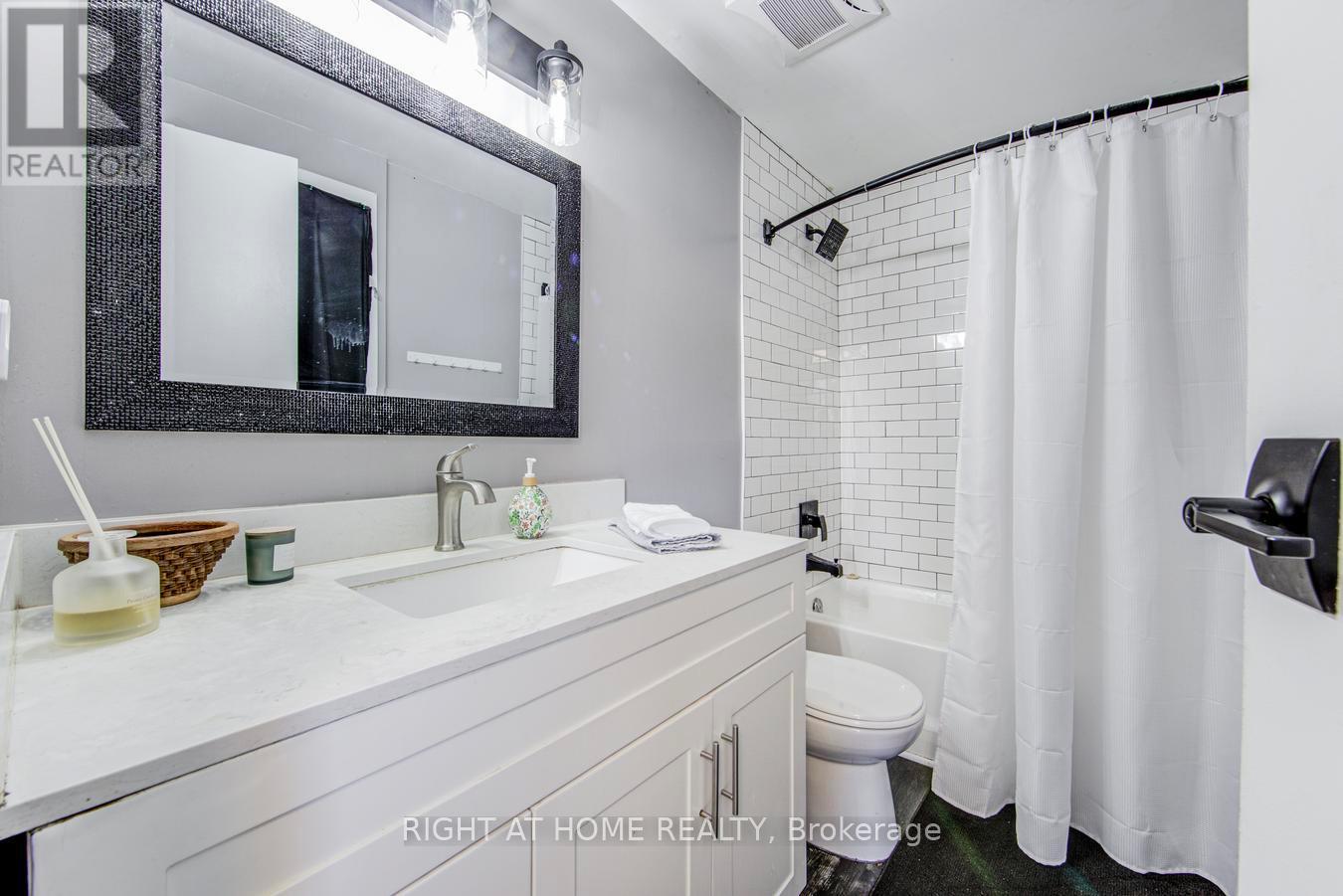 1153 Southdale Avenue N, Oshawa, Ontario  L1H 7Y9 - Photo 32 - E13234662
