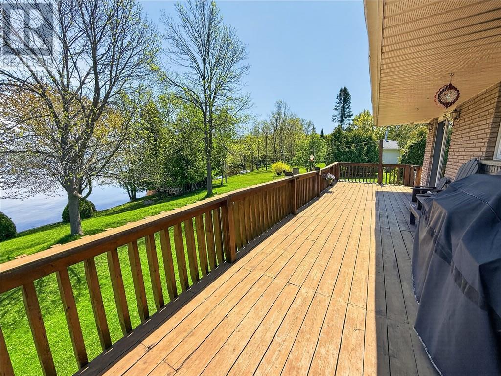 44 North Oakcliff Drive, Mindemoya, Ontario  P0P 1S0 - Photo 8 - 2128262