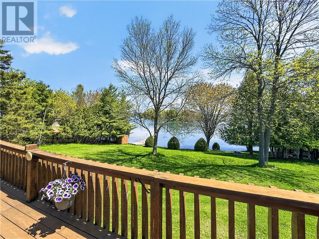 44 North Oakcliff Drive, Mindemoya, Ontario  P0P 1S0 - Photo 5 - 2128262