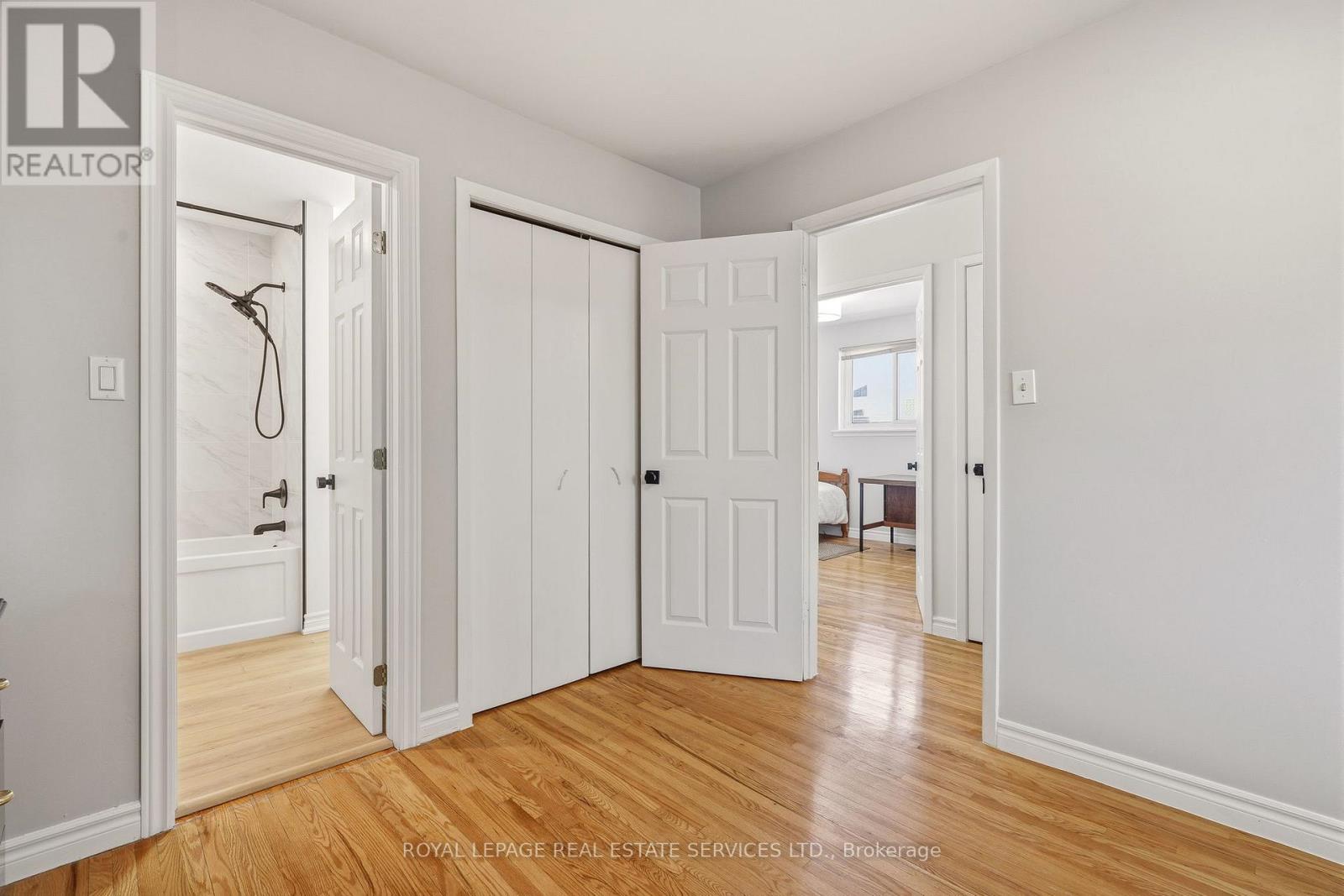 3454 Oakglade Crescent, Mississauga, Ontario  L5C 1X5 - Photo 13 - W13234572