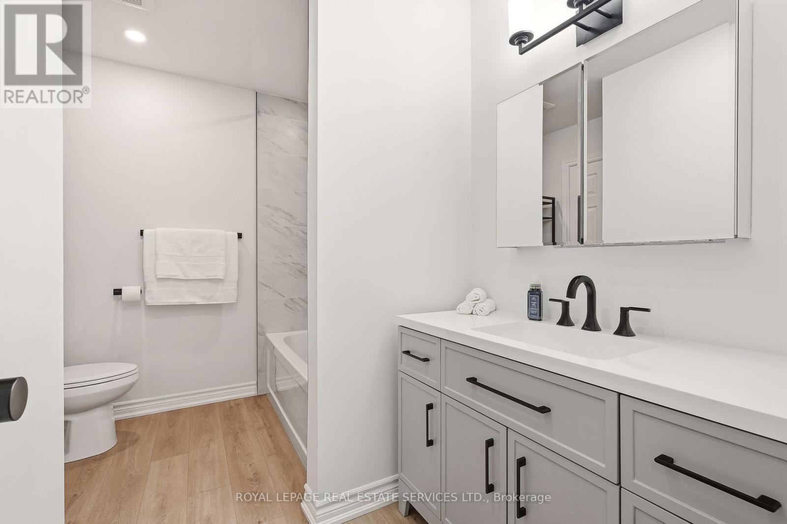 3454 Oakglade Crescent, Mississauga, Ontario  L5C 1X5 - Photo 14 - W13234572