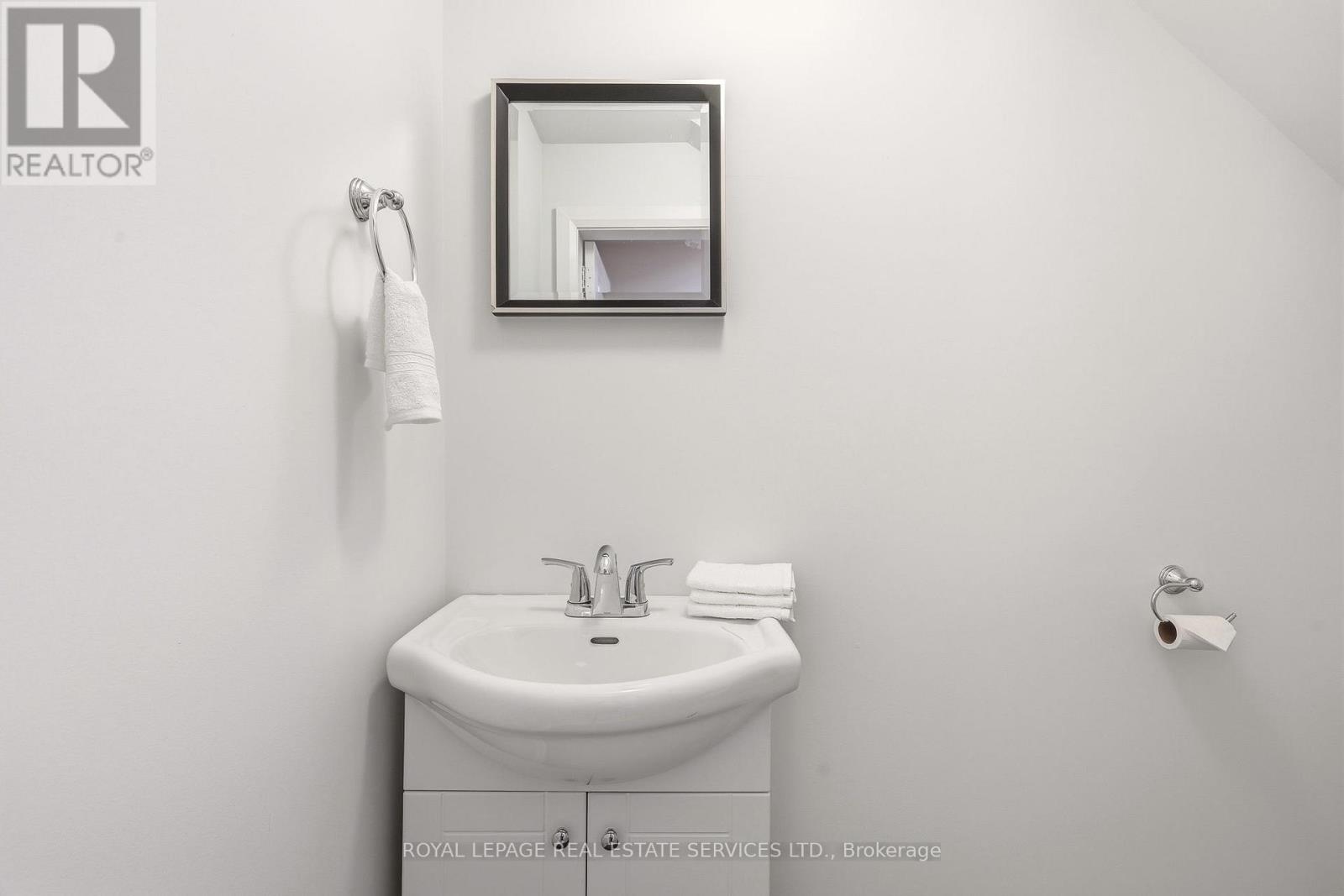 3454 Oakglade Crescent, Mississauga, Ontario  L5C 1X5 - Photo 32 - W13234572
