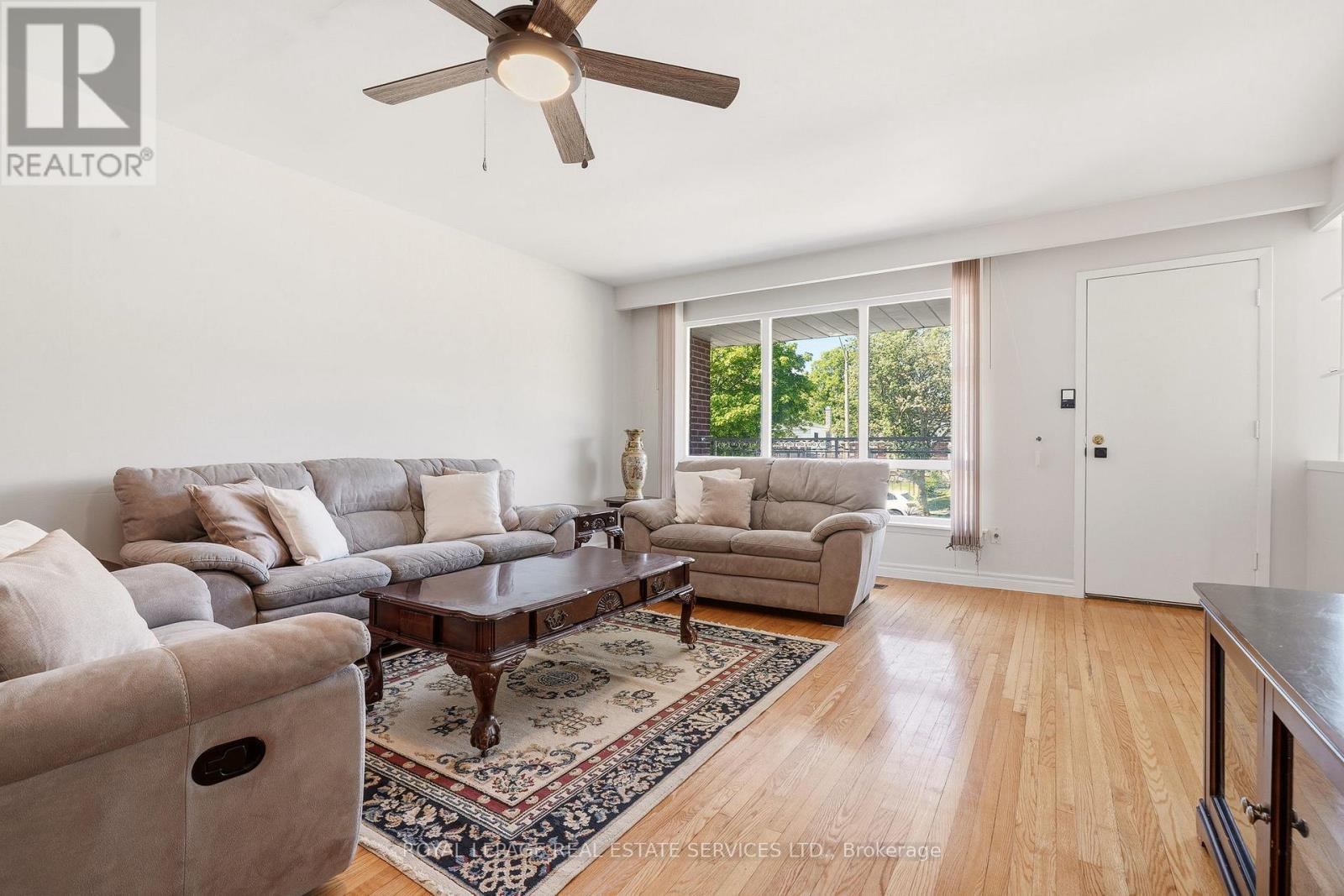 3454 Oakglade Crescent, Mississauga, Ontario  L5C 1X5 - Photo 5 - W13234572
