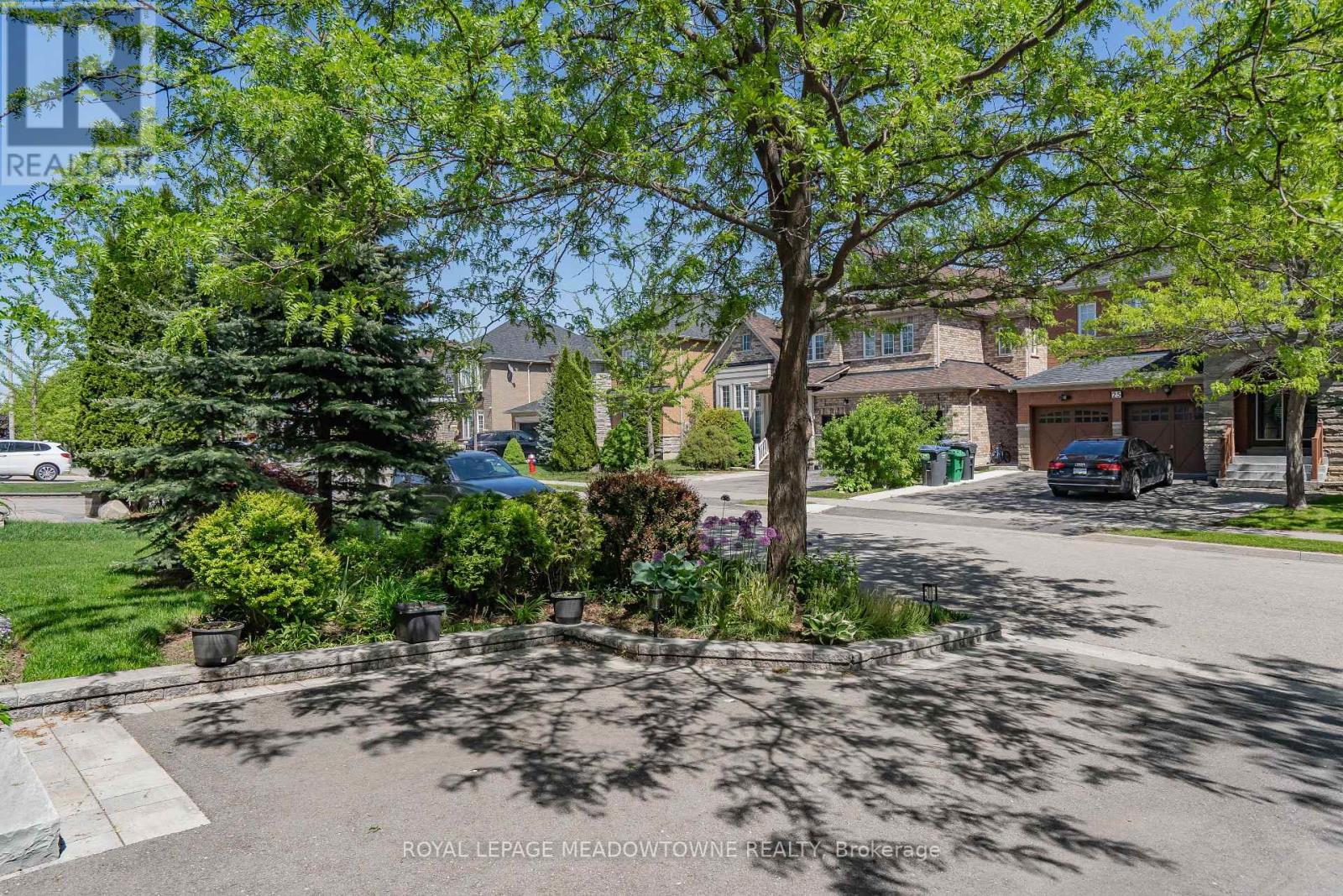 26 Emperor Drive, Brampton, Ontario  L6P 1X5 - Photo 3 - W13234588