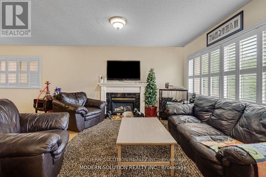 552 Wildgrass Road, Mississauga, Ontario  L5B 4H7 - Photo 11 - W13234594