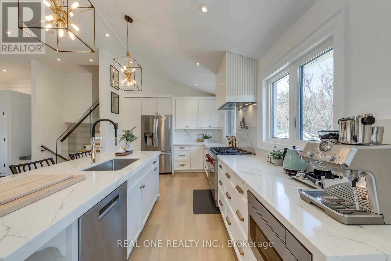 1224 Willowbrook Drive, Oakville, Ontario  L6L 2K1 - Photo 14 - W13234650