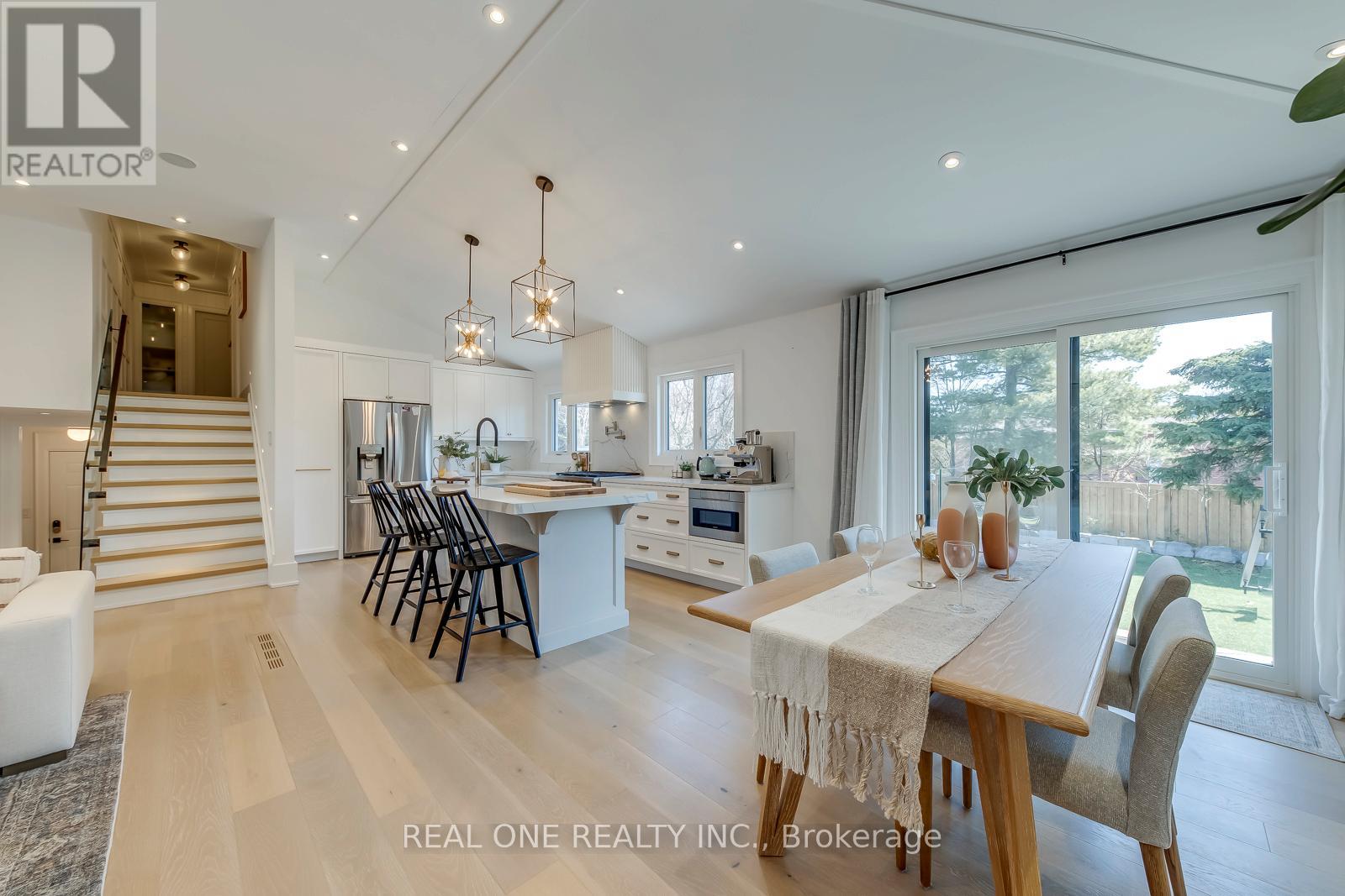 1224 Willowbrook Drive, Oakville, Ontario  L6L 2K1 - Photo 19 - W13234650