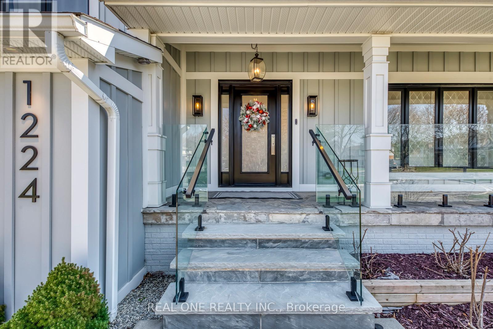 1224 Willowbrook Drive, Oakville, Ontario  L6L 2K1 - Photo 4 - W13234650