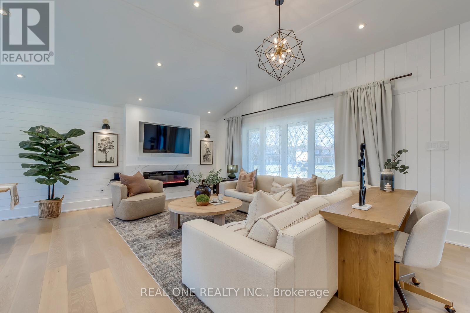 1224 Willowbrook Drive, Oakville, Ontario  L6L 2K1 - Photo 7 - W13234650