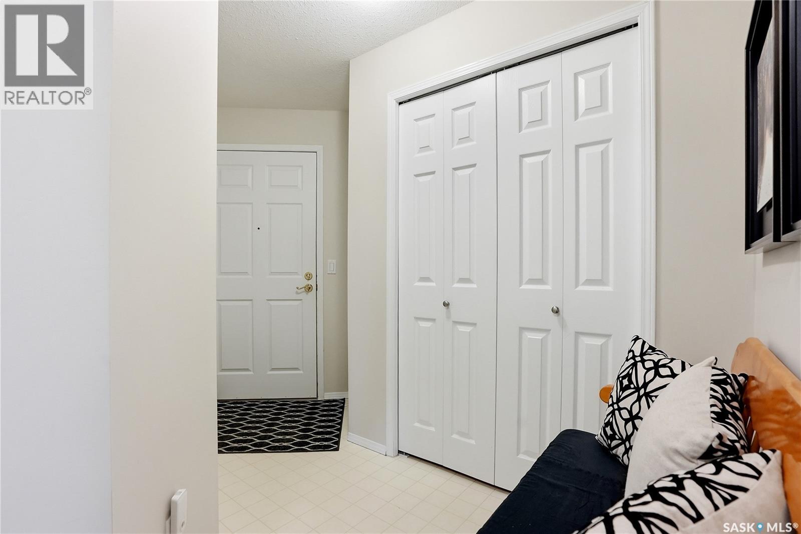 210 1735 Mckercher Drive, Saskatoon, Saskatchewan  S7H 5N6 - Photo 3 - SK037976