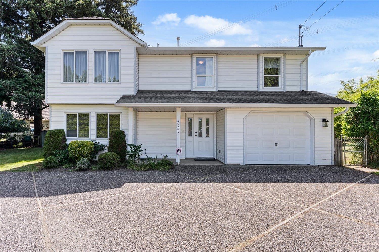 45322 Balmoral Avenue, Sardis South, Chilliwack, British Columbia V2R 2M4 - Photo 1 - R3130954