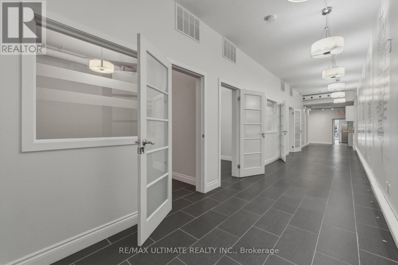 968 College Street, Toronto, Ontario  M5H 1A5 - Photo 9 - C12970848