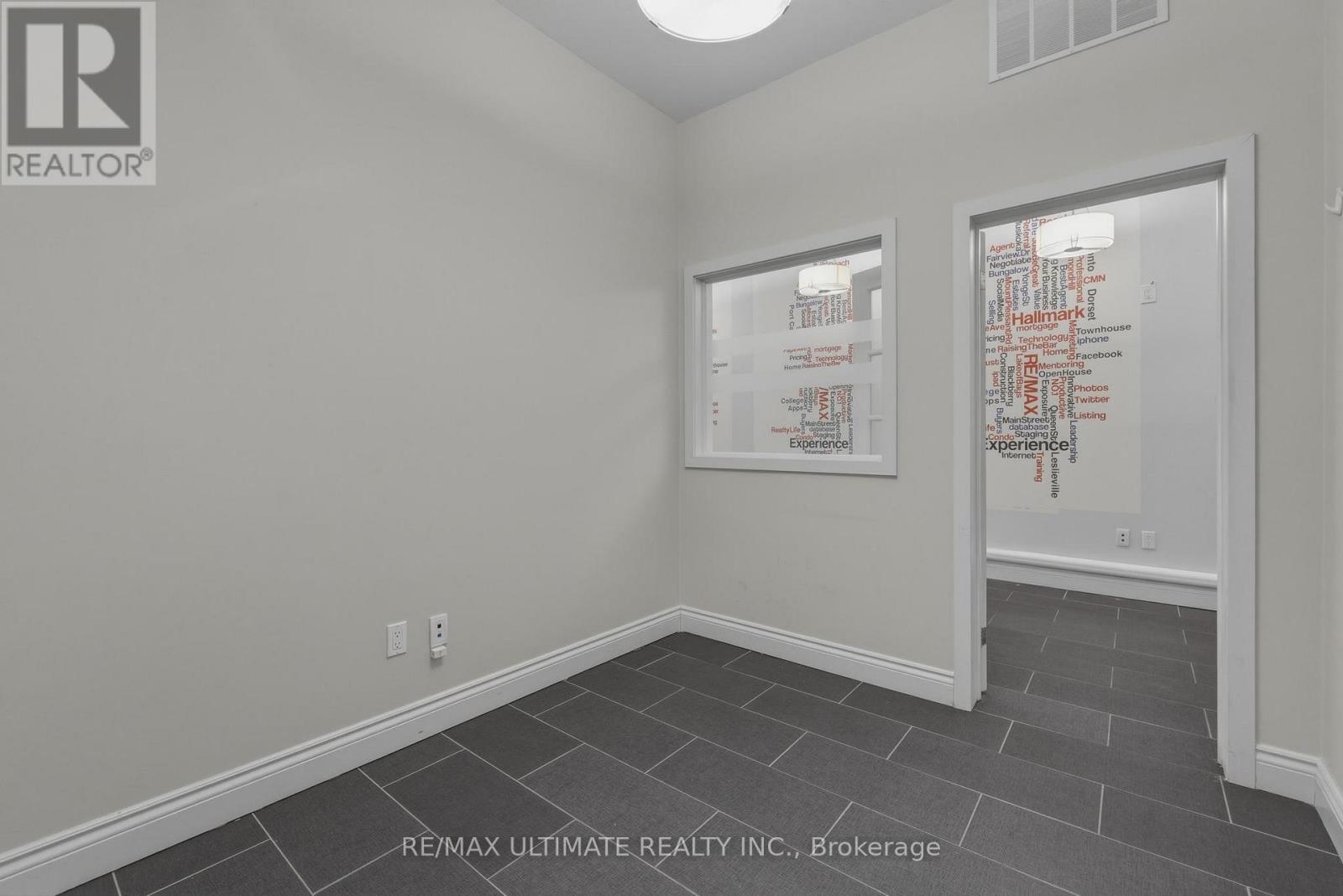 968 College Street, Toronto, Ontario  M5H 1A5 - Photo 16 - C12970848