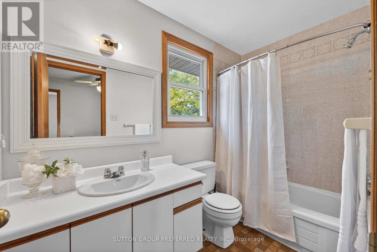 4 Golfview Crescent, London South, Ontario  N6C 5N1 - Photo 32 - X13234724