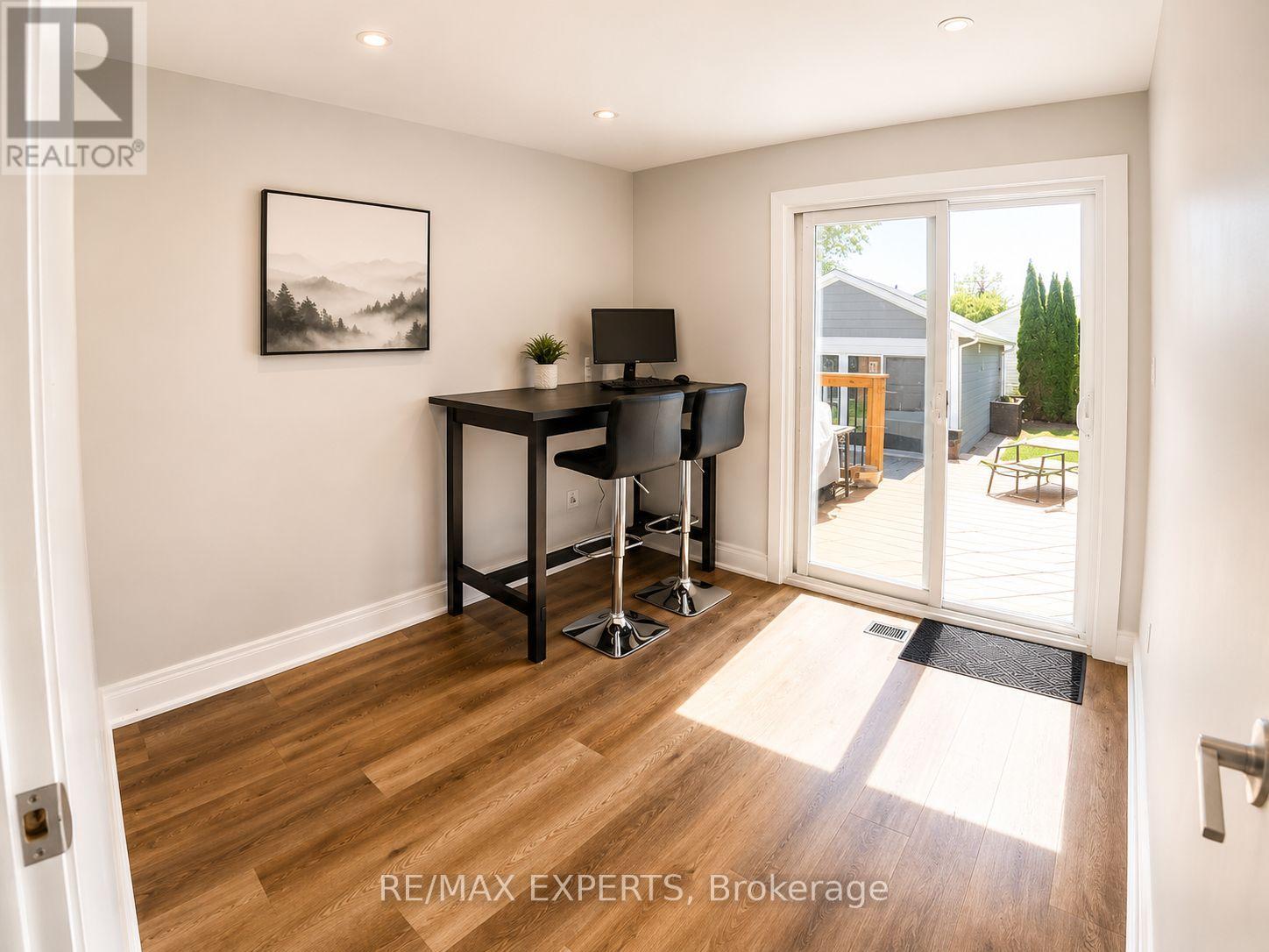 10 Lady Bank Road, Toronto, Ontario  M8Z 4J5 - Photo 8 - W13233822