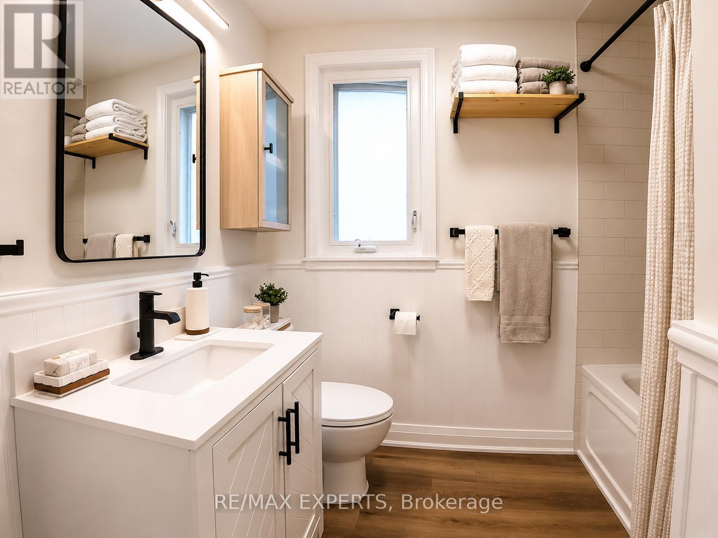 10 Lady Bank Road, Toronto, Ontario  M8Z 4J5 - Photo 6 - W13233822