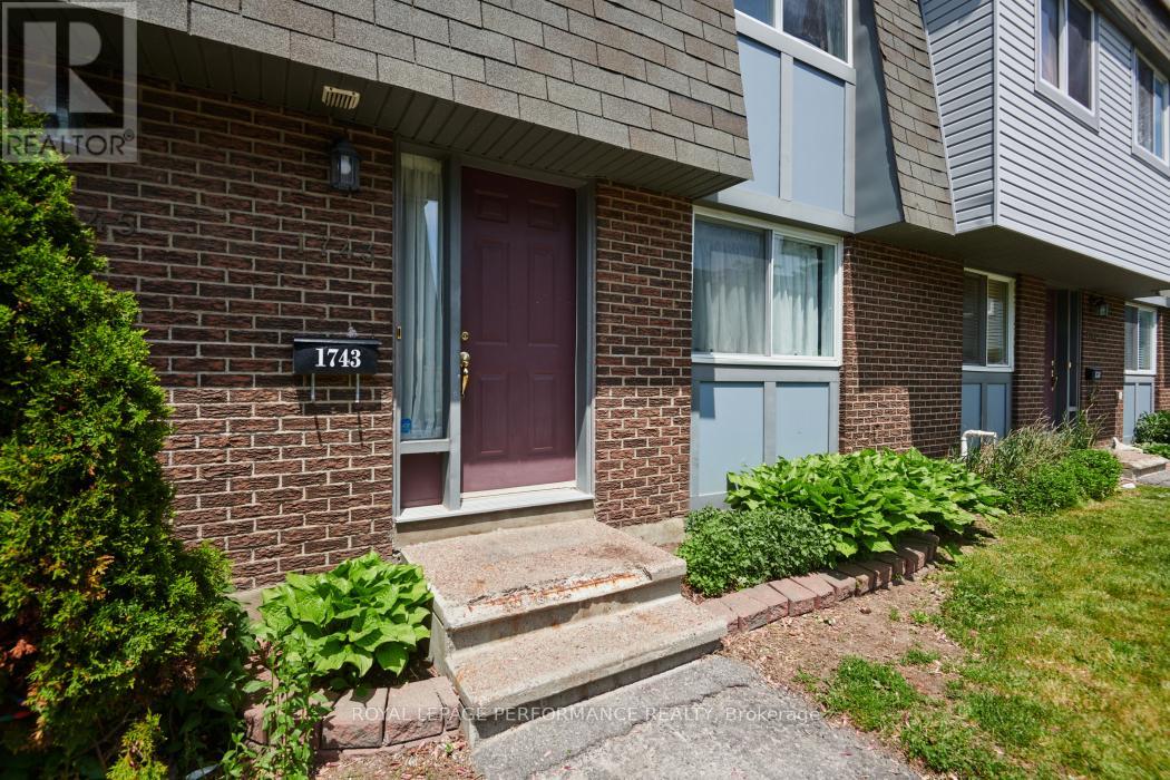 1743 Heatherington Road, Ottawa, Ontario K1V 8T8 - Photo 5 - X13234950