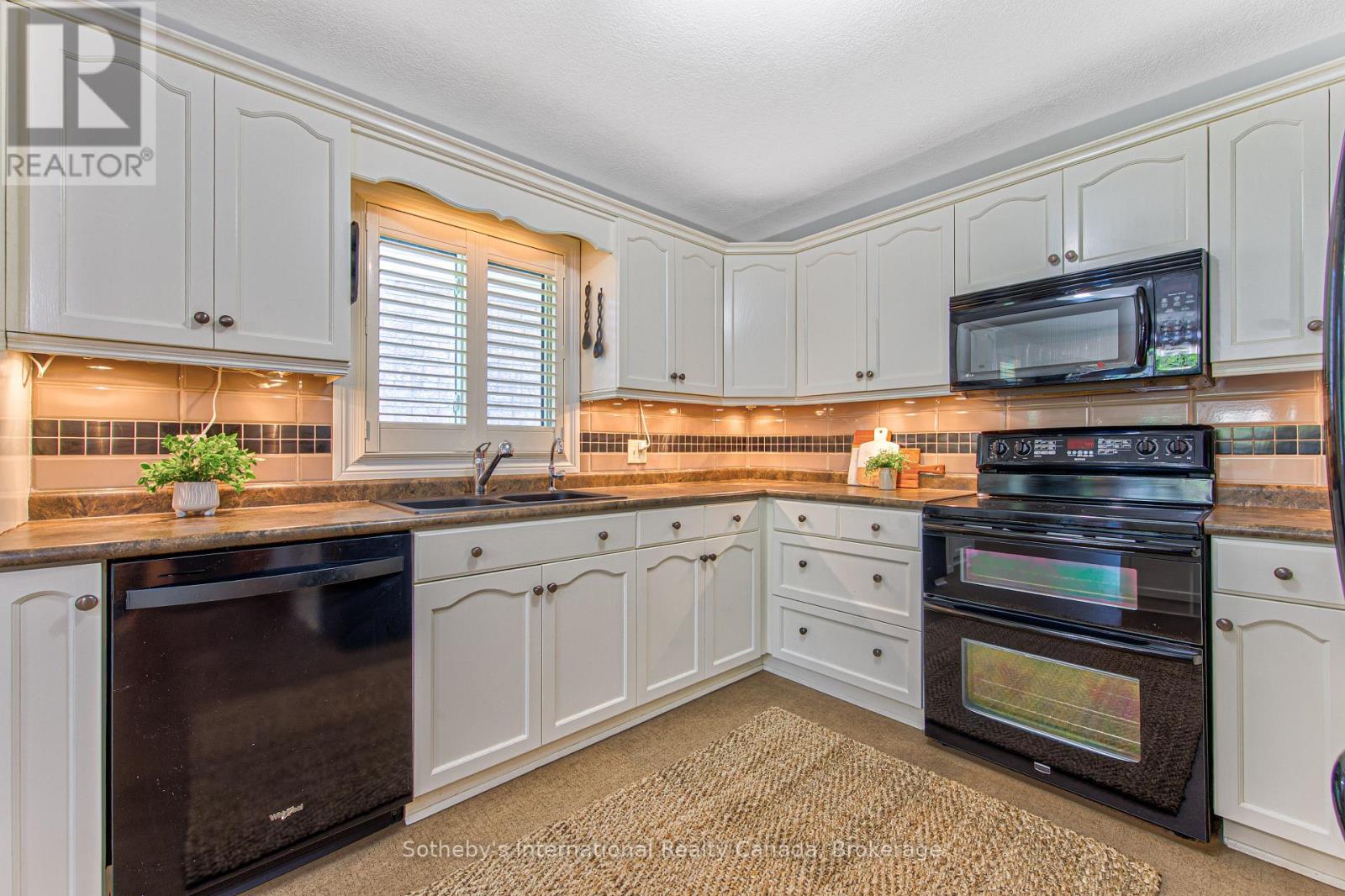 179 Westchester Drive W, Kitchener, Ontario  N2B 3M8 - Photo 17 - X13234836