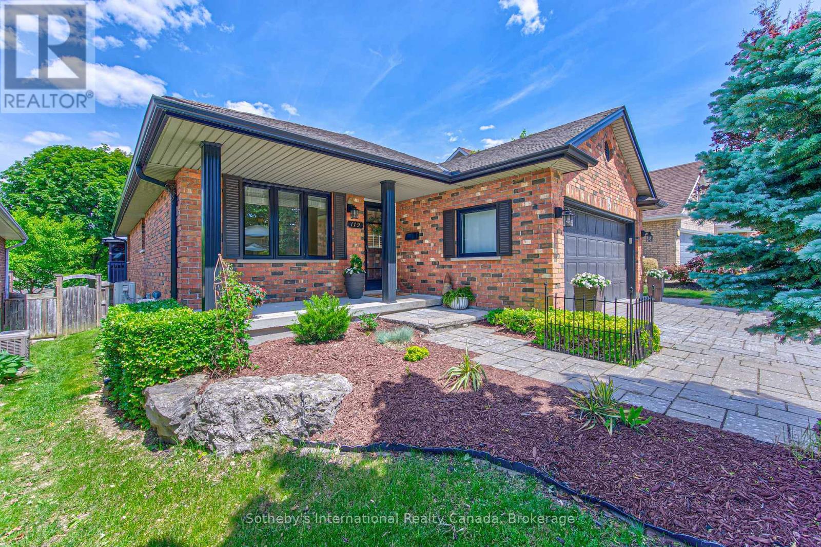 179 Westchester Drive W, Kitchener, Ontario  N2B 3M8 - Photo 2 - X13234836