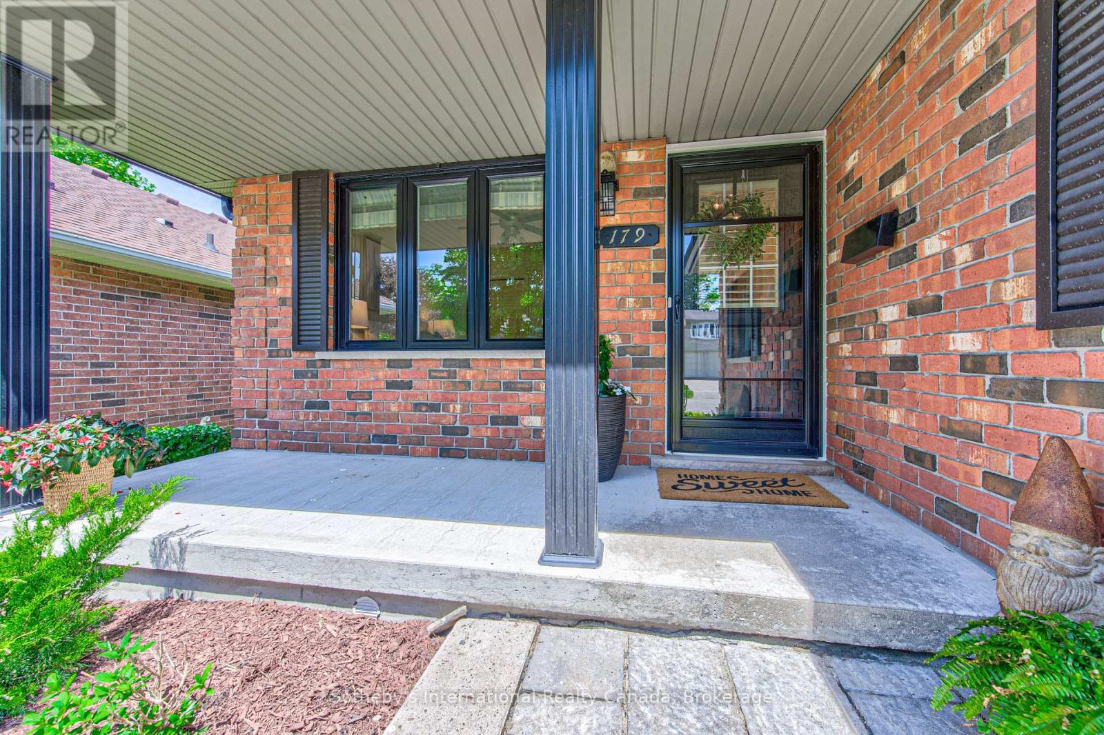 179 Westchester Drive W, Kitchener, Ontario  N2B 3M8 - Photo 3 - X13234836