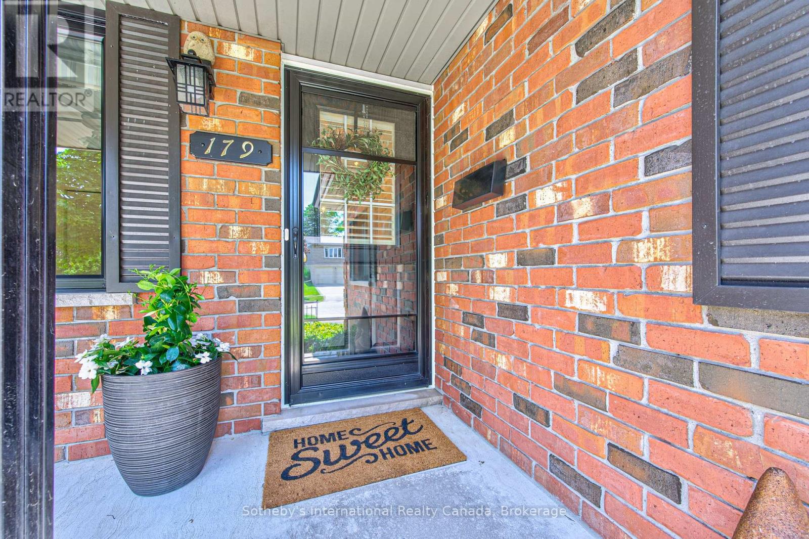 179 Westchester Drive W, Kitchener, Ontario  N2B 3M8 - Photo 4 - X13234836