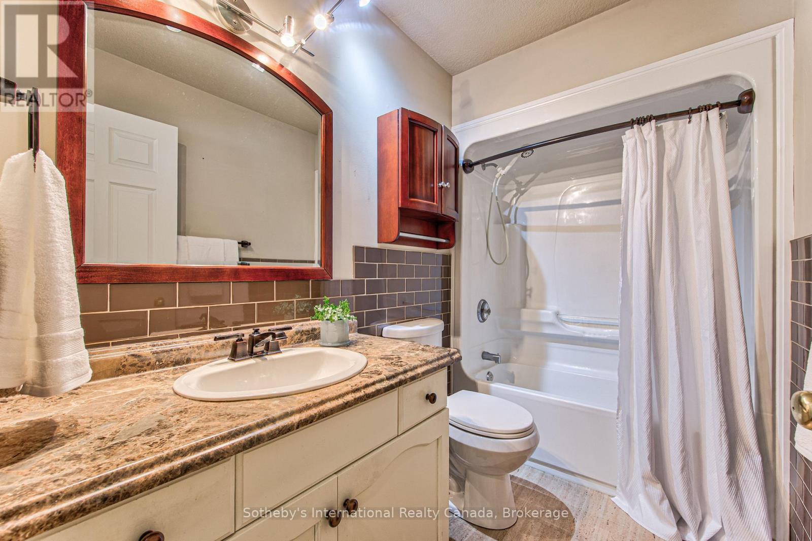 179 Westchester Drive W, Kitchener, Ontario  N2B 3M8 - Photo 8 - X13234836
