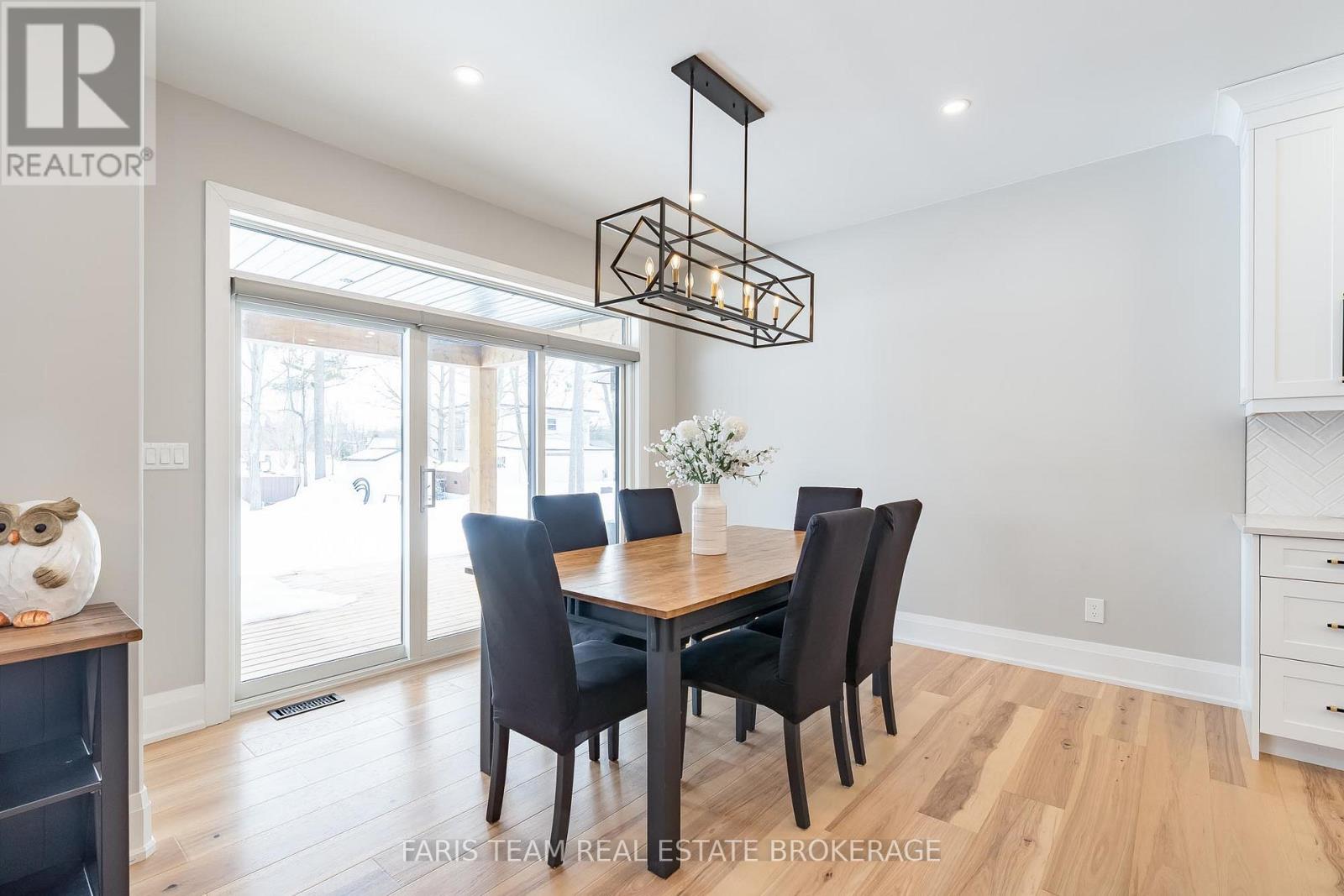 7 Reynolds Road, Tiny, Ontario  L0L 2T0 - Photo 11 - S12857816