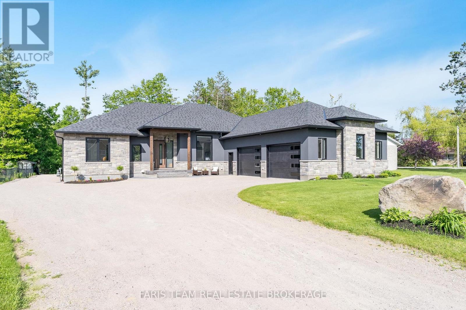 7 Reynolds Road, Tiny, Ontario  L0L 2T0 - Photo 3 - S12857816