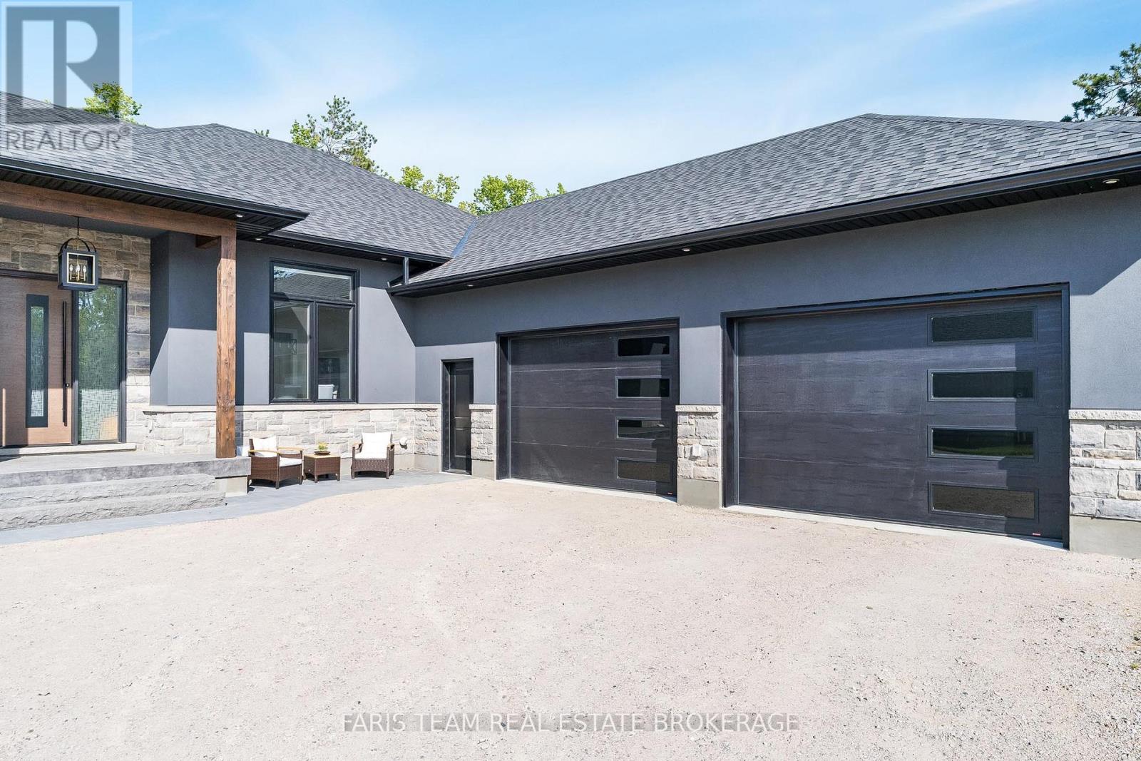 7 Reynolds Road, Tiny, Ontario  L0L 2T0 - Photo 4 - S12857816