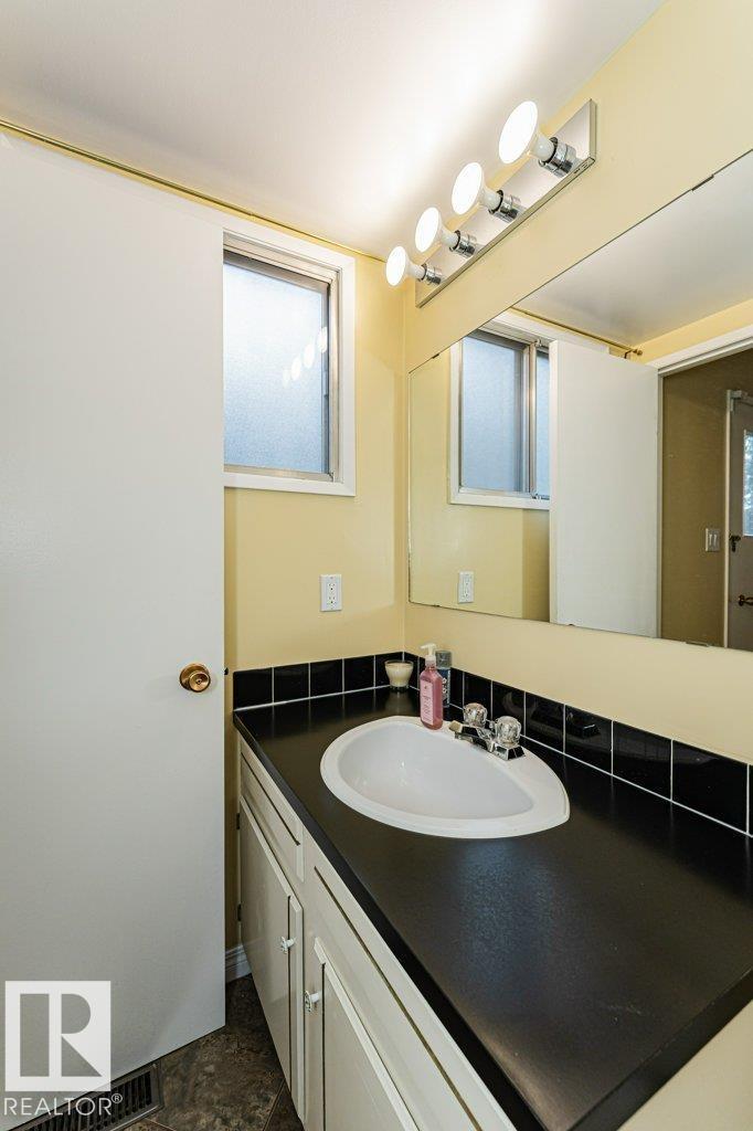 10543 35 Av NW, Edmonton, Alberta T6J 2M1 - Photo 27 - E4491297