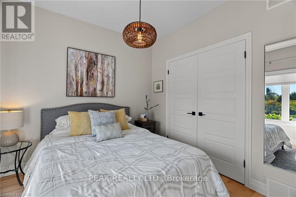 33 Wellington Street S, Ashfield-Colborne-Wawanosh, Ontario  N7A 3X9 - Photo 16 - X12869430
