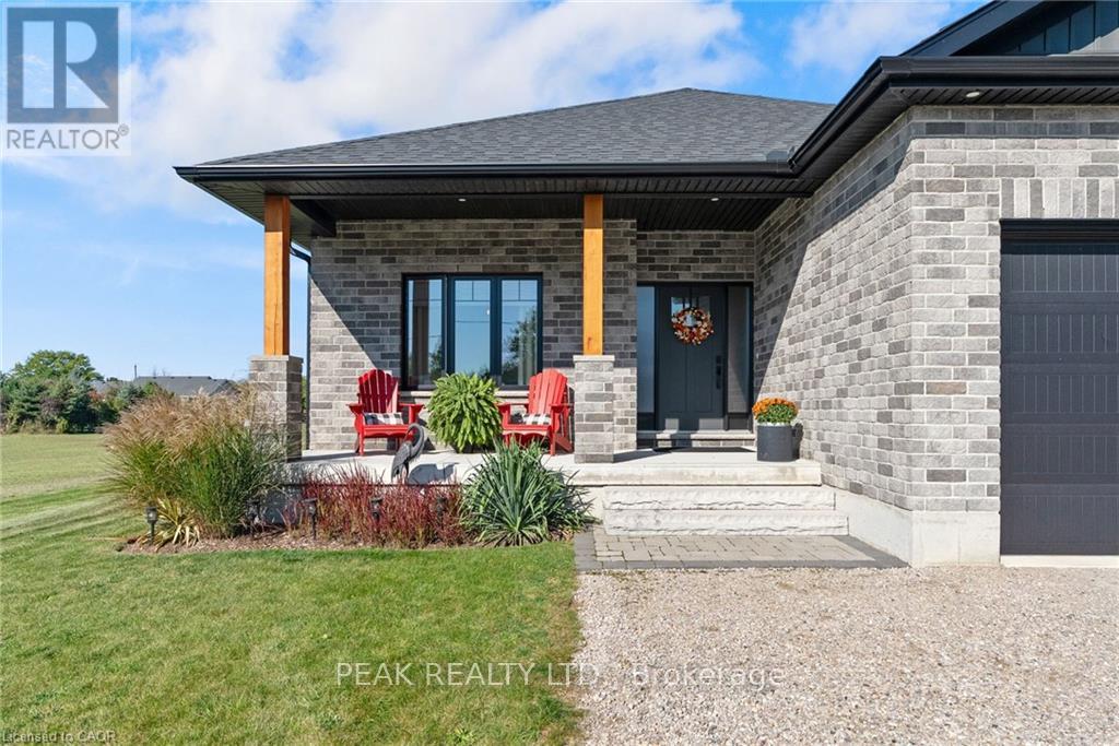 33 Wellington Street S, Ashfield-Colborne-Wawanosh, Ontario  N7A 3X9 - Photo 2 - X12869430