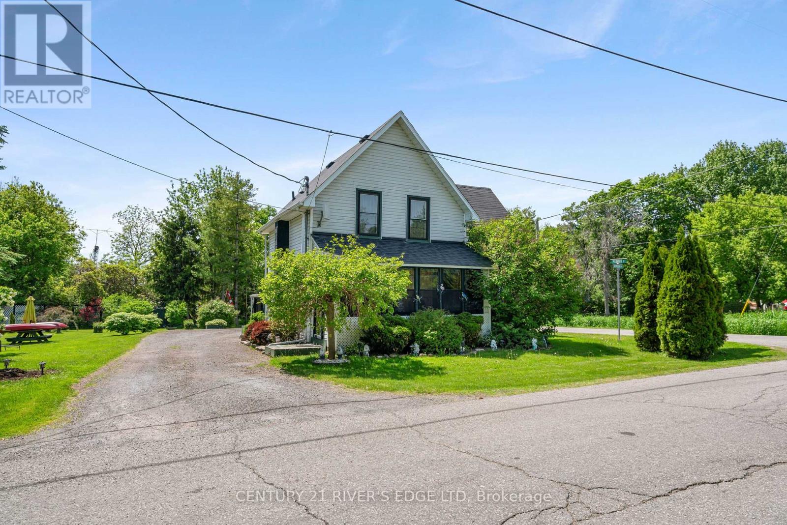5694 Duncan Street, South Dundas, Ontario  K0C 1X0 - Photo 3 - X13234832