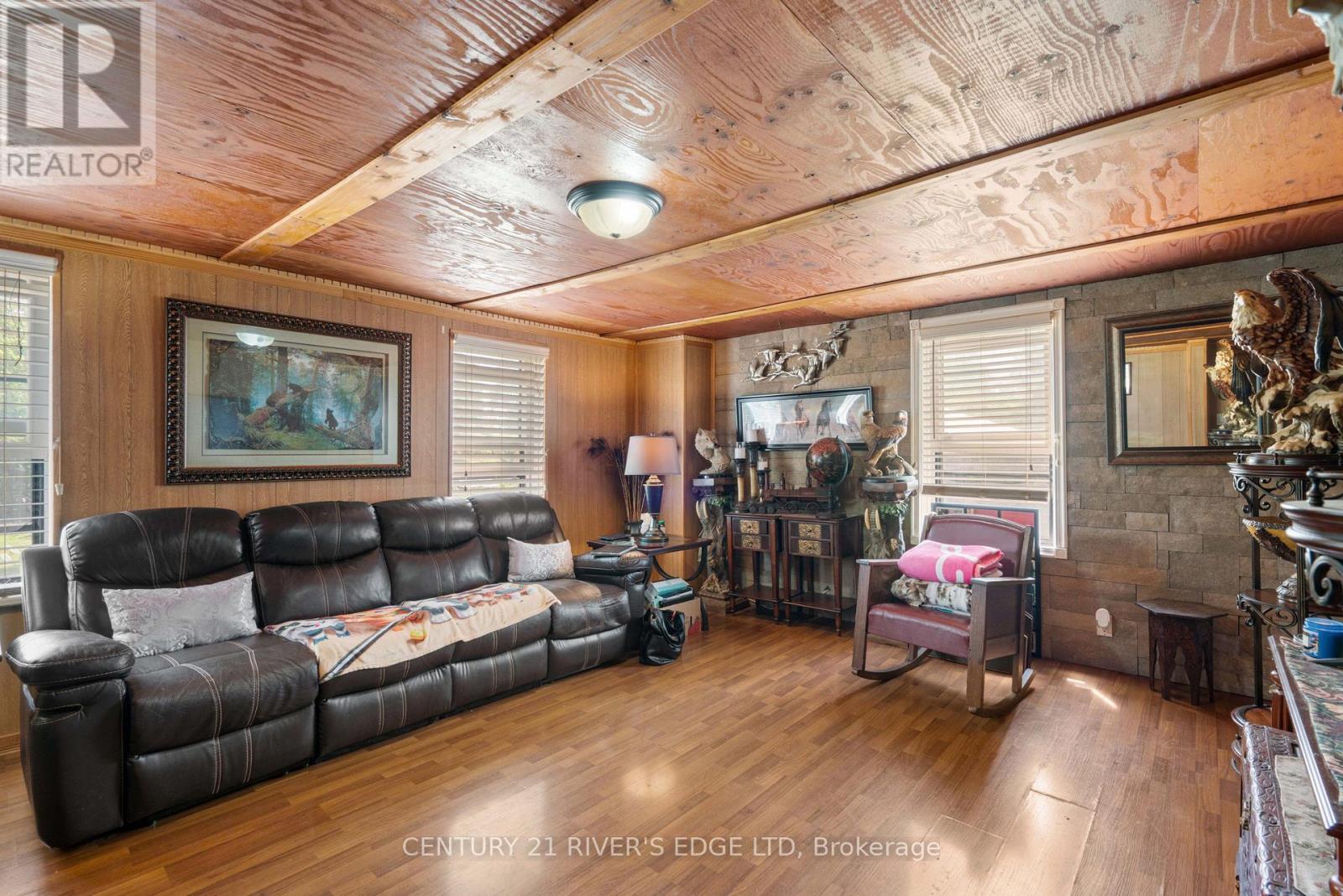5694 Duncan Street, South Dundas, Ontario  K0C 1X0 - Photo 6 - X13234832