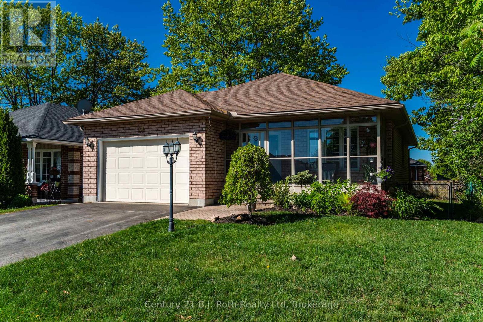 24 MARCHAND DRIVE, Penetanguishene, Ontario