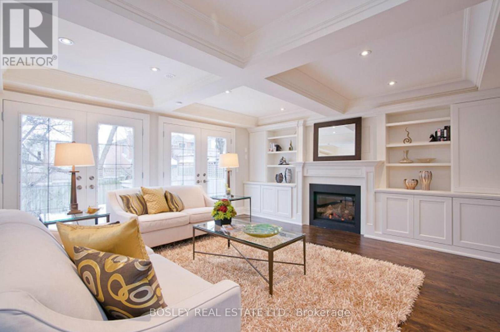 UPPER - 19 CARDIFF ROAD, Toronto, Ontario