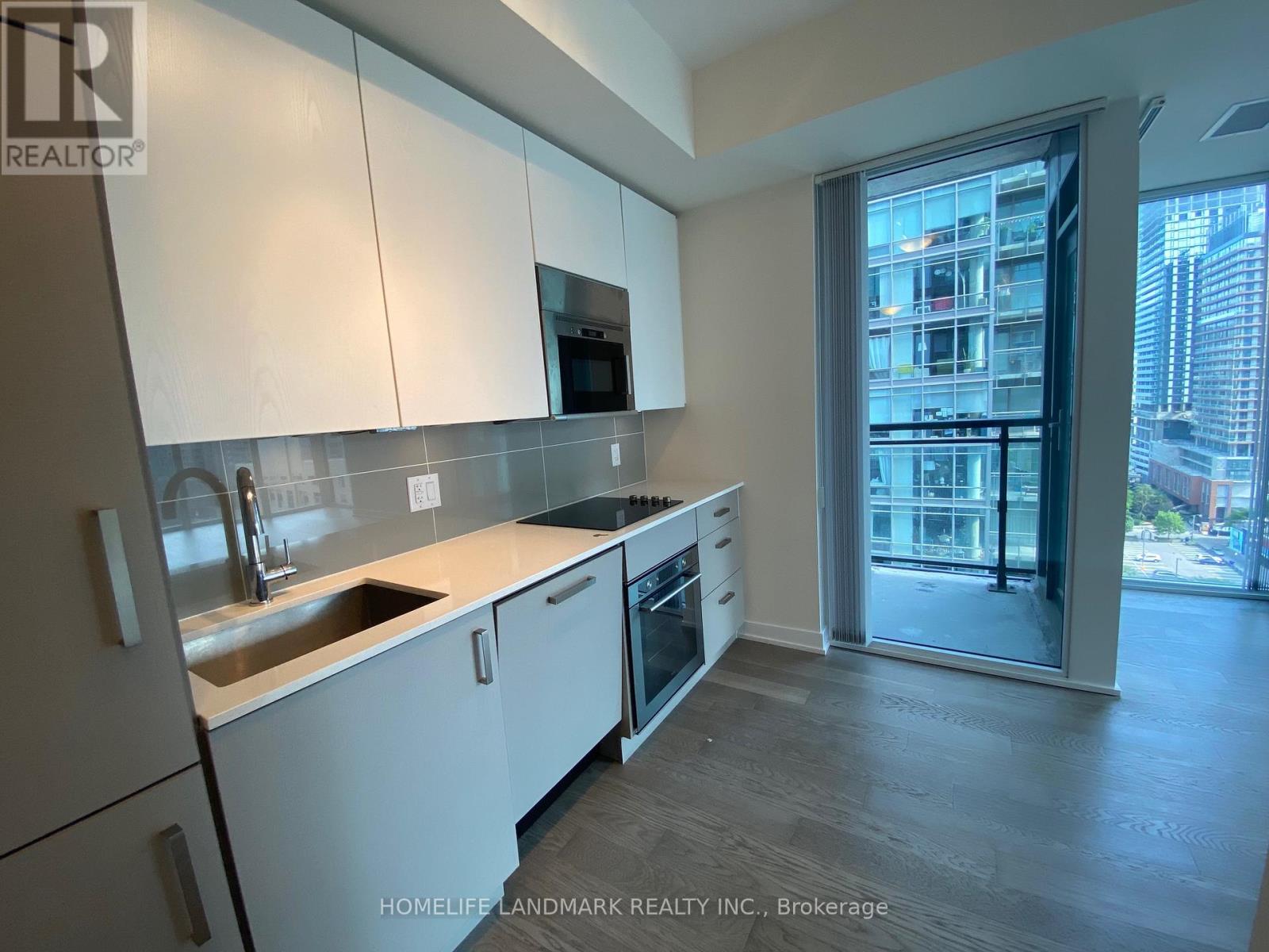 1309 - 17 Dundonald Street, Toronto, Ontario  M4Y 1K3 - Photo 3 - C13235010