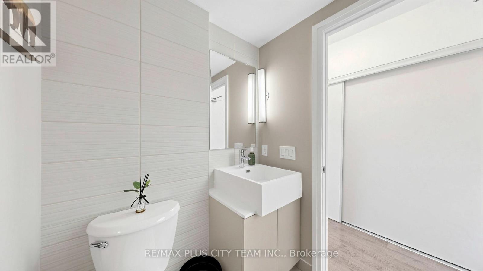 434 - 5 Hanna Avenue, Toronto, Ontario  M6K 0B3 - Photo 9 - C13235050