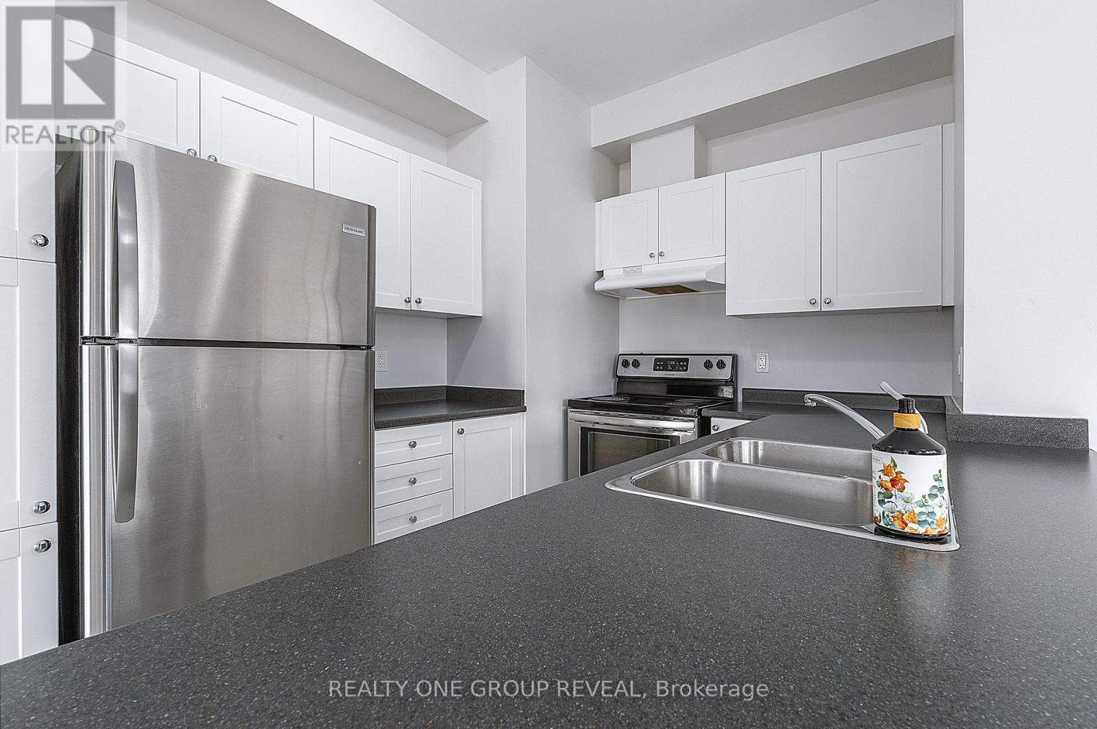 210 - 80 Aspen Springs Drive, Clarington, Ontario  L1C 0V4 - Photo 10 - E13234890