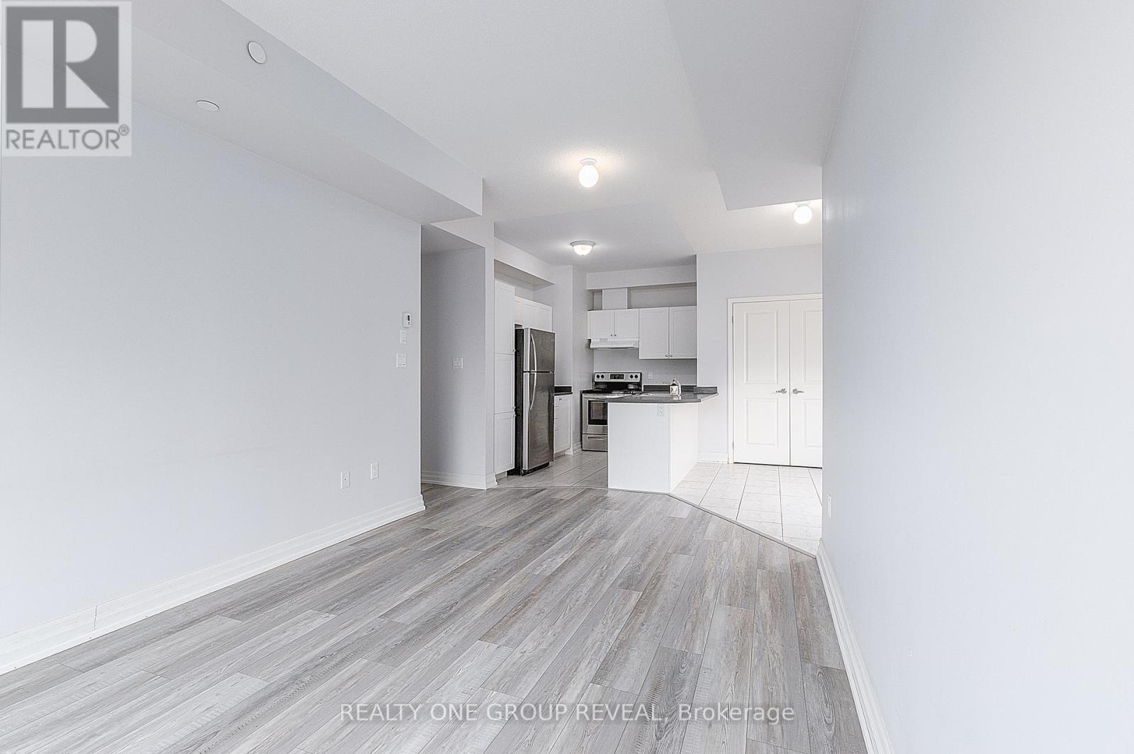 210 - 80 Aspen Springs Drive, Clarington, Ontario  L1C 0V4 - Photo 5 - E13234890