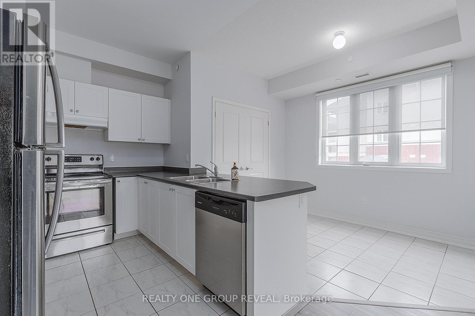 210 - 80 Aspen Springs Drive, Clarington, Ontario  L1C 0V4 - Photo 6 - E13234890