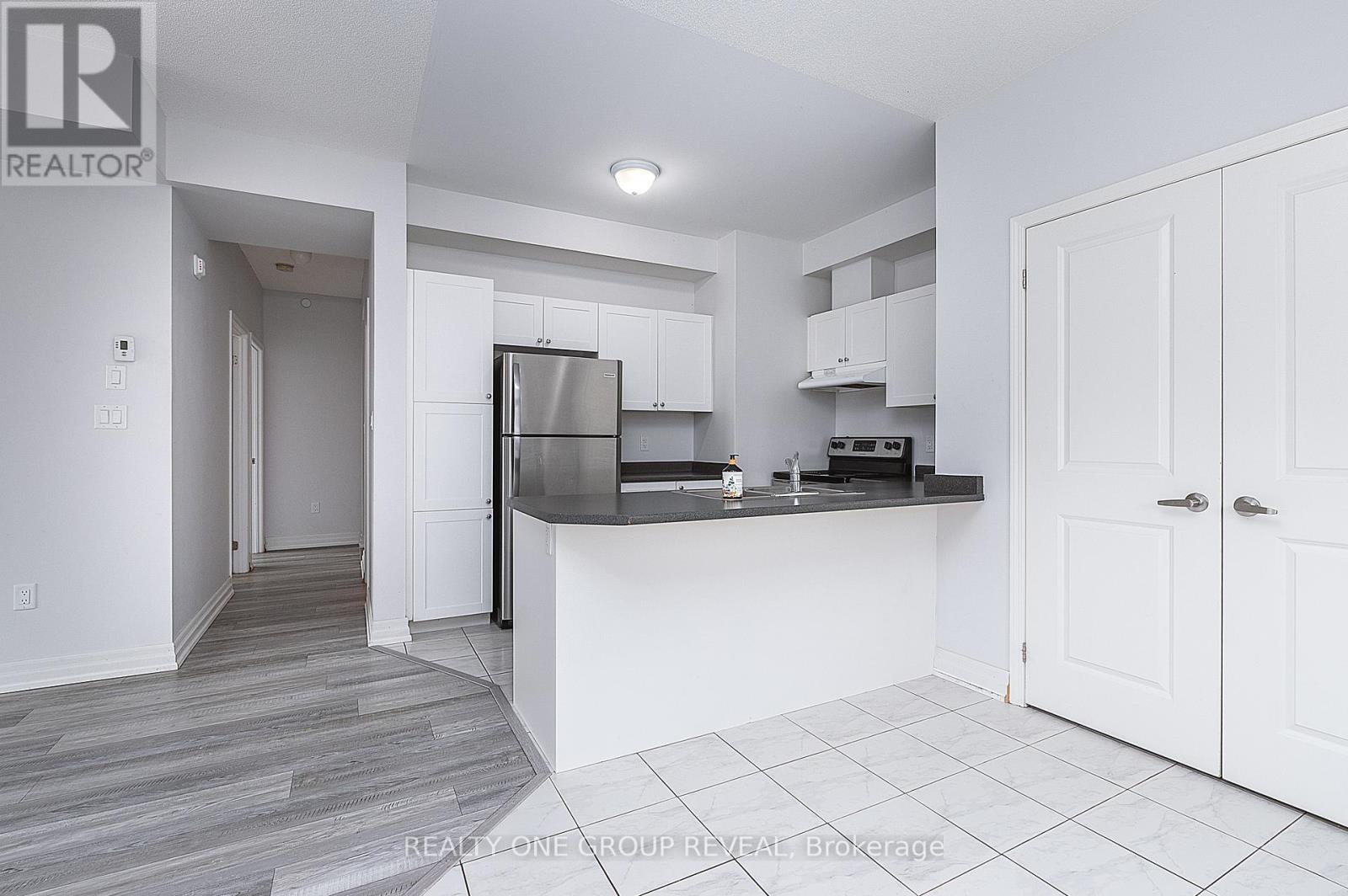 210 - 80 Aspen Springs Drive, Clarington, Ontario  L1C 0V4 - Photo 7 - E13234890