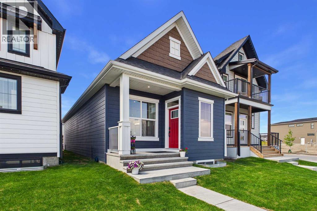 11 Royston Park Nw, Calgary, Alberta  T3L 0M5 - Photo 1 - A2315607