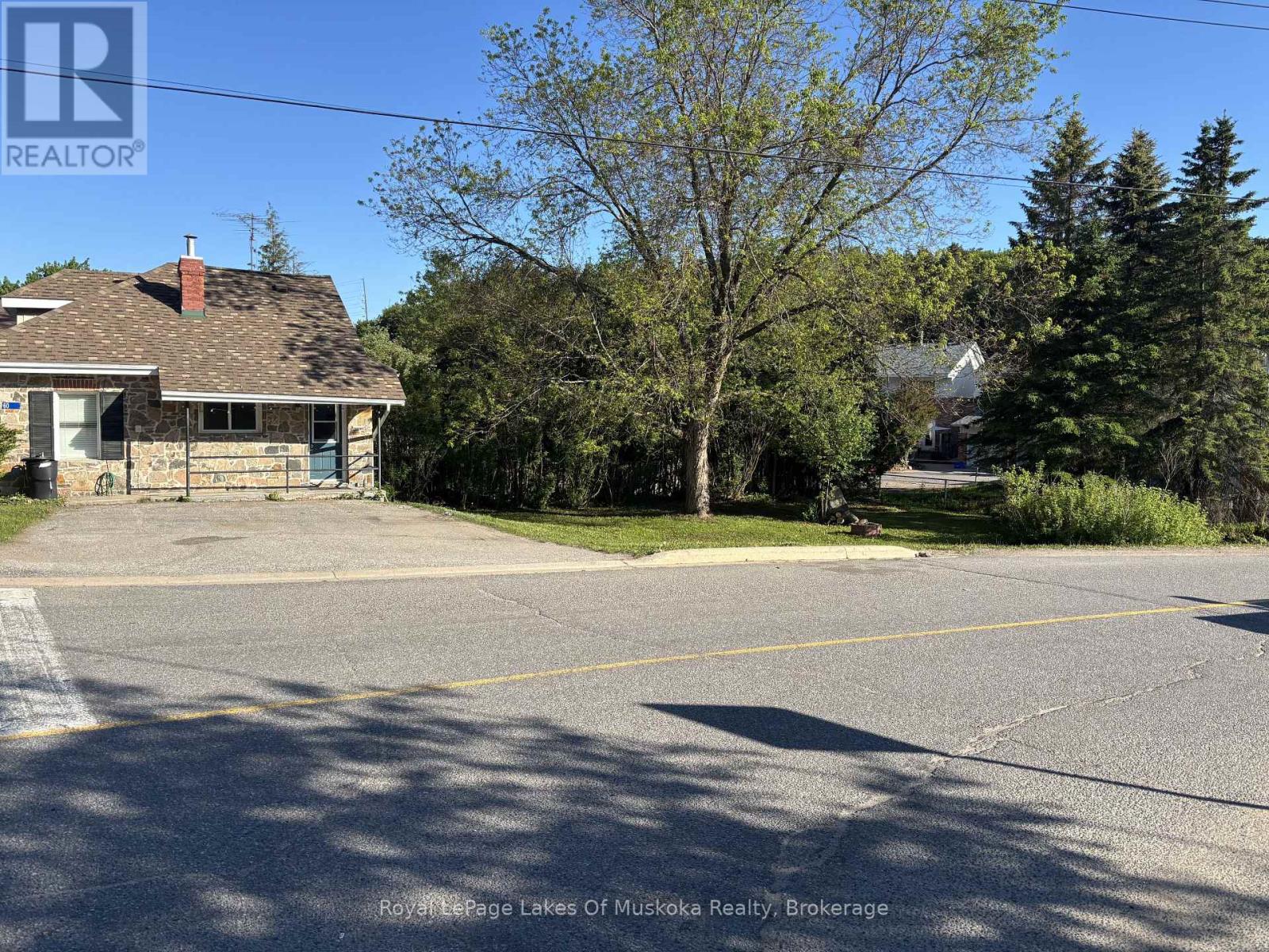 60 West Road W, Huntsville, Ontario  P1H 1L8 - Photo 3 - X13227402